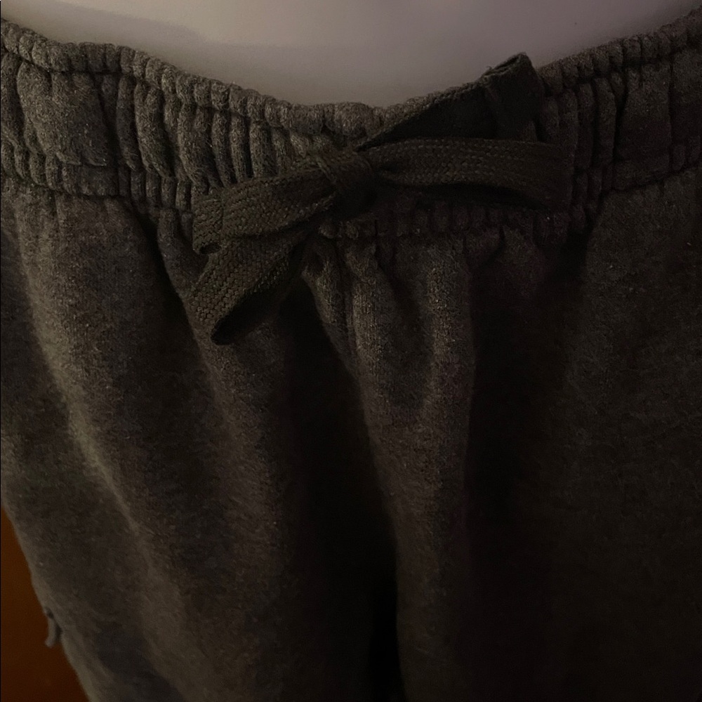 Boy’s Nike Gray Cargo Joggers - Picture 5 of 15